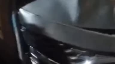 प्रयागराज: मुंडेरा में तेज़ रफ्तार कार अनियंत्रित होकर बिजली के पोल से टकराई, कार सवार लोग बाल-बाल बचे