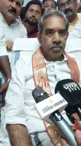 कानपुर: आर्यनगर स्थित निजी अस्पताल में भाजपा कानपुर उत्तर जिलाध्यक्ष अनिल दीक्षित ने की बैठक, दी जानकारी