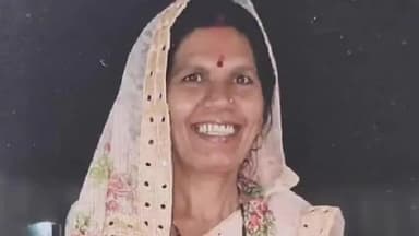 झांसी: पति-पत्नी की स्कूटी के सामने आई नीलगाय, पत्नी की मेडिकल कॉलेज में इलाज के दौरान हुई मौत, पति घायल