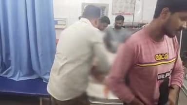 चंदौली: तेंदुहान के समीप दो बाइकों की आपस में हुई टक्कर, पिता-पुत्र सहित तीन लोग गंभीर घायल