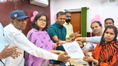 अररिया: परमान सभागार में जिले के 2051 लाभुकों को प्रधानमंत्री आवास योजना की पहली किस्त सौंपी गई