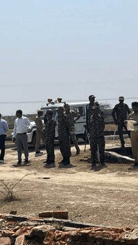 मोहनलालगंज: गोसाईगंज क्षेत्र में LDA ने 145 बीघा क्षेत्रफल में फैली अवैध प्लाटिंग को बुलडोजर से किया ध्वस्त