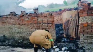 बस्ती: इस्माइलपुर में शॉर्ट सर्किट से लगी आग, दो रिहायसी छप्पर जलकर हुए राख
