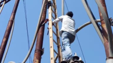 झांसी: जिले में बिजली निगम में संविदा पर तैनात 55 वर्ष से अधिक उम्र के कर्मचारियों को हटाया जाएगा