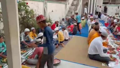 *नगर पंचायत वार्ड नं 10 भुसुवा जमा मस्जिद में दावत-ए-इफ्तार का किया गया आयोजन, एकता और सौहार्द्र का दिया गया संदेश*
