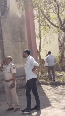 भरतपुर: मुखर्जी नगर में जिंदल हॉस्पिटल के पास मोबाइल टावर पर चढ़ा एक युवक