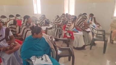 सहावर: टीकाकरण को लेकर सहावर स्वास्थ्य केंद्र पर आशा कार्यकर्ताओं के साथ बैठक का आयोजन किया गया