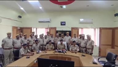 बांसवाड़ा: कलेक्ट्रेट सभागार में पुलिस ने 36 घंटे में पालोदा जाह्नवी हत्याकांड का किया खुलासा, दो नाबालिक को किया डिटेन