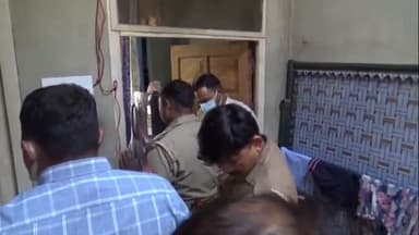 हरदोई: शहर के वैटगंज में आग में झुलसकर किराना व्यवसायी की पत्नी अनुराधा की हुई मौत, सिलेंडर में गैस रिसाव से लगी आग