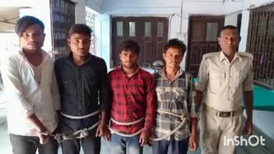 छौड़ाही: छौराही थाना पुलिस ने नशे की हालत में हंगामा कर रहे 4 लोगों को किया गिरफ्तार