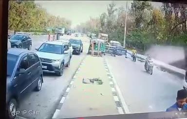 देहरादून में लच्छीवाला टोल प्लाजा पर मौत का तांडव देखने को मिला।
#breakingnews #latestnews #breaking #Todayworldnews