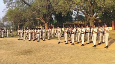 मुंगेर: पुलिस अधीक्षक ने मुंगेर पुलिस केंद्र में परेड का किया निरीक्षण