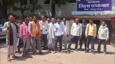 छतरपुर नगर: ग्राम गिरधोरी में शासकीय जमीन पर दबंगों ने किया कब्जा, ग्रामीणों ने जनसुनवाई में दिया आवेदन