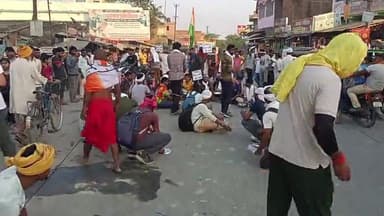 पलायन_रोको_नौकरी_दो_यात्रा में पेंडिंग आर्मी के जवानो ने अंधी,बहरी और गूंगी मोदी सरकार के खिलाफ आक्रोश जताई।