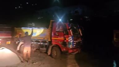 चिन्यालीसौड़: अवैध खनन के खिलाफ खनन विभाग ने चिन्यालीसौड़ में की कार्रवाई, 9 ट्रक किए गए सीज