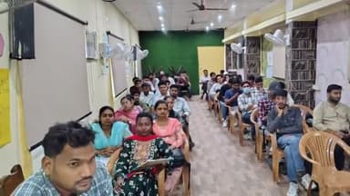 अररिया: जिला समिति के सभागार में बायो मेडिकल वेस्ट मैनेजमेंट के लिए सभी सीएचओ को दिया गया जरूरी प्रशिक्षण