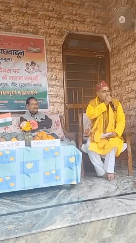 कामेश्वर प्रसाद डिमरी जी सभी का अभिनंदन करते हुए

#events
 #headline #uttrakhand #himachal #words #speaking #urdu #hindi #trending