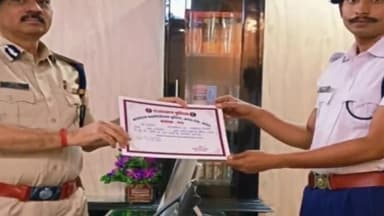 झालरापाटन: झालावाड़ के खंडीया तालाब में डूबते व्यक्ति की जान बचाने वाले पुलिसकर्मियों को किया गया सम्मानित