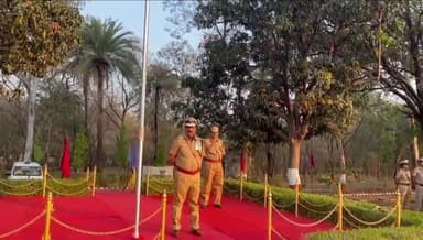 बांसवाड़ा: शहर के पुलिस लाइन में पुलिस ने बलवा करने वालों पर पाया नियंत्रण, IG कानून व्यवस्था के जवानों ने किया अभ्यास का प्रदर्शन