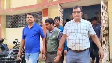 लोहरदगा: लोहरदगा निबंधन कार्यालय में एसीबी की कार्रवाई, ₹5000 रिश्वत लेते हुए कंप्यूटर ऑपरेटर गिरफ्तार