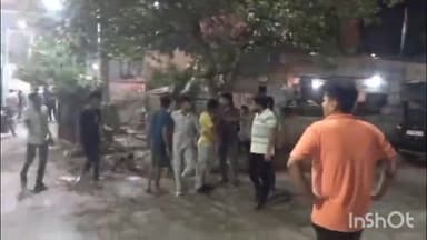 हरदोई: जिला अस्पताल के गेट पर जमकर हुआ बवाल, अराजकतत्वों ने की मारपीट; पुलिस ने कुछ लोगों को हिरासत में लिया