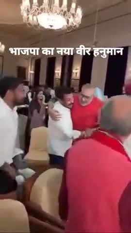 तुम लोग लडते रहो आपस में और हम आपस में एक दूसरे के लिए काम करते रहेंगे