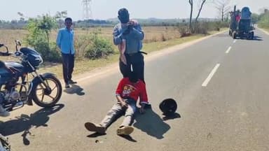 बूरमू: बुढ़मू के उमेडंडा सरदार मोड़ के पास सोसई उमेडंडा मुख्य सड़क पर दुर्घटना, मोटरसाइकिल सवार घायल