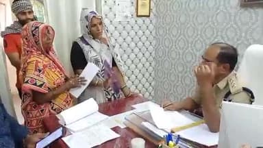 जबलपुर: सदर गली नंबर 12 की बुजुर्ग महिलाओं ने पड़ोस की महिलाओं के खिलाफ पुलिस अधीक्षक कार्यालय में शिकायत दर्ज कराई