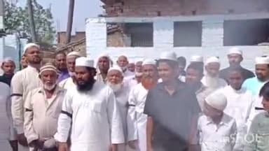 नावकोठी: नावकोठी की मस्जिदों में वक्फ संशोधन बिल के विरोध में प्रदर्शन, काली पट्टी बांधकर अदा की नमाज