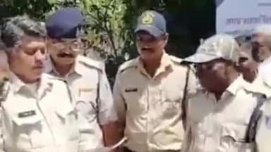 झाबुआ: जिले के कोटवारों ने वर्दी लेने से किया इनकार, कहा- घटिया है, कलेक्टर को सौंपा ज्ञापन