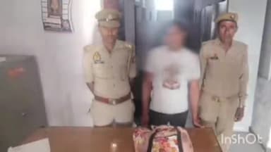 सादाबाद: सादाबाद पुलिस ने 30 क्वार्टर अवैध देशी शराब के साथ 1 अभियुक्त को किया गिरफ्तार, की विधिक कार्यवाही