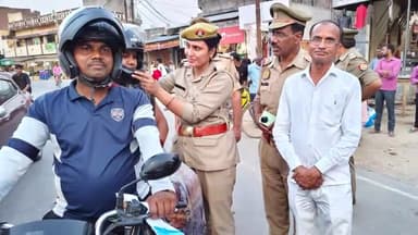 हरदोई: हरदोई पुलिस ने तीन दिवसीय यातायात जागरूकता अभियान में जनसहयोग से 348 हेलमेट किए वितरित