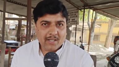 हरदोई: कांग्रेस के पूर्व जिलाध्यक्ष आशीष सिंह ने कलेक्ट्रेट परिसर में कहा, प्रदेश सरकार के 8 साल में जनता बेहाल