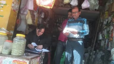 मिलक: खाद्य सुरक्षा अधिकारी ने मिलक कस्बा की 7 दुकानों से 7 कूटू आटा के सैंपल लेकर लैब को भेजे, रिपोर्ट के बाद होगी कार्रवाई