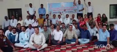 बारां: रावण जी का चौक अंबेडकर भवन में कर्मचारी अधिकारी महासंघ, सर्व समाज और विभिन्न संगठनों के अध्यक्षों की बैठक हुई