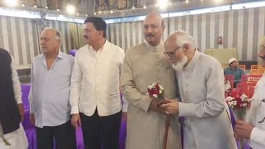 रामपुर: शनिवार को सेजनी नानकार में एएमयू ओल्ड बॉयज़ एसोसिएशन ने भव्य इफ्तार पार्टी का आयोजन किया