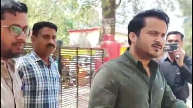 रामपुर: पूर्व विधायक अब्दुल्ला आजम खां ने सीतापुर जेल में अपने पिता रामपुर के पूर्व सपा विधायक आज़म खान से की मुलाकात