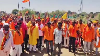 बूरमू: कदली गांव में हनुमान मंदिर के प्राण प्रतिष्ठा सह दो दिवसीय महायज्ञ को लेकर 501 कन्याओं और महिलाओं ने कलश यात्रा निकाली