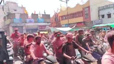 सागर नगर: भगवान झूलेलाल जयंती पर सिंधी कैंप से निकली विशाल वाहन रैली, फूलों की वर्षा से हुआ भव्य स्वागत