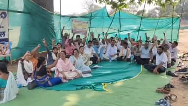 कोंडागांव: कोंडागांव कांग्रेस ने ग्राम पंचायत सचिव संघ के आंदोलन को दिया समर्थन, भाजपा से की तत्काल मांग पूरी करने की अपील