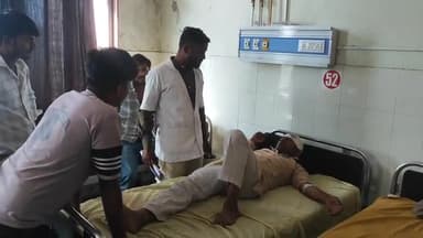 झालरापाटन: सीमावर्ती गरोठ 8-लेन पर बेकाबू कार डिवाइडर से टकराई, हादसे में कार में सवार 2 जने घायल, झालावाड़ अस्पताल में किया उपचार