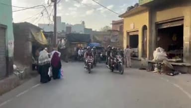 सहावर: नवरात्रि और आगामी पर्वों को लेकर सहावर पुलिस ने सहावर कस्बे में मोटरसाइकिलों से किया गश्त