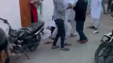 रामपुर: पनबडिया के रोशन बाग में नाली के पानी के विवाद को लेकर दो पक्षों में मारपीट, एक महिला समेत चार घायल हुए