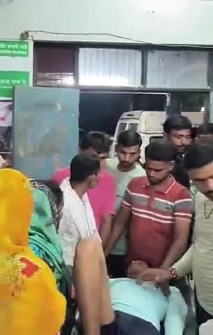 घाटमपुर: बरनाव मोड़ के पास दो बाइकों में हुई टक्कर, 4 लोग हुए घायल