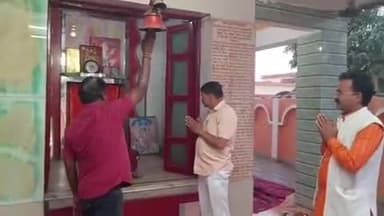 सुल्तानपुर: नवरात्रि पर सुल्तानपुर में मां के सजे दरबार मंदिरों की हुई साफ-सफाई और सजावट, ASP बोले- प्रमुख मंदिरों पर होगी महिला