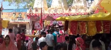 कानपुर: नवरात्र में सजे देवी के मंदिर, कल्याणपुर के आशा देवी मंदिर में श्रद्धालुओं की भारी भीड़ उमड़ी