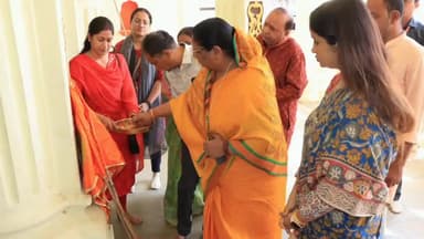 झाबुआ: विक्रमोत्सव-2025 के अन्तर्गत राजवाड़ा में सूर्य उपासना कार्यक्रम का हुआ आयोजन, कैबिनेट मंत्री निर्मला भूरिया हुई शामिल