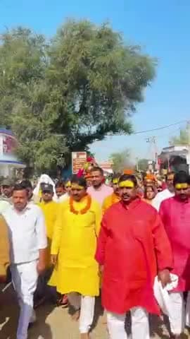 ढाका मोर में निकल गया भव्य कलश शोभा यात्रामंत्री विधायकसभी रहे उपस्थित मालूम हो कि हर साल की भांति इस साल भी ढाकामोर में