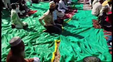 देवेंद्रनगर: ककरहटी में ईद का त्योहार हर्षोल्लास से मनाया गया, ईदगाह में अदा हुई नमाज, लोगों ने एक-दूसरे को दी मुबारकबाद