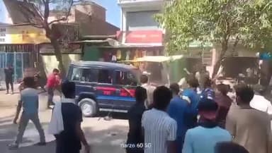 यह वीडियो #आजमगढ़ थाना #तरवां  की बताई जा रही है जहां एक युवक को #प्रशासन किसी प्रकरण में बंद कर के इतना मारा को मर गया